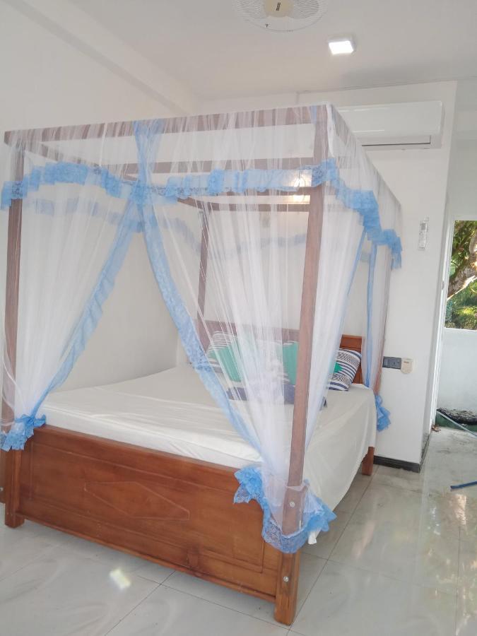Moon Light Guest Bed & Breakfast Mirissa Exterior photo