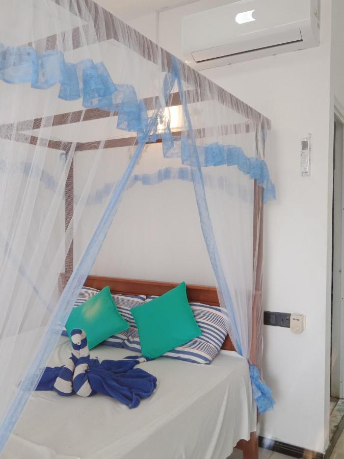 Moon Light Guest Bed & Breakfast Mirissa Exterior photo